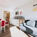 Апартаменти Haus Altenberger By We Rent, Summercard Included Целль-ам-Зеє